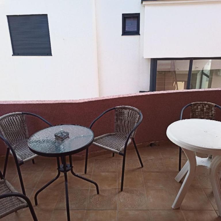 Cheap Montenegro Apartments - Quadruple Room with Balcony - 3