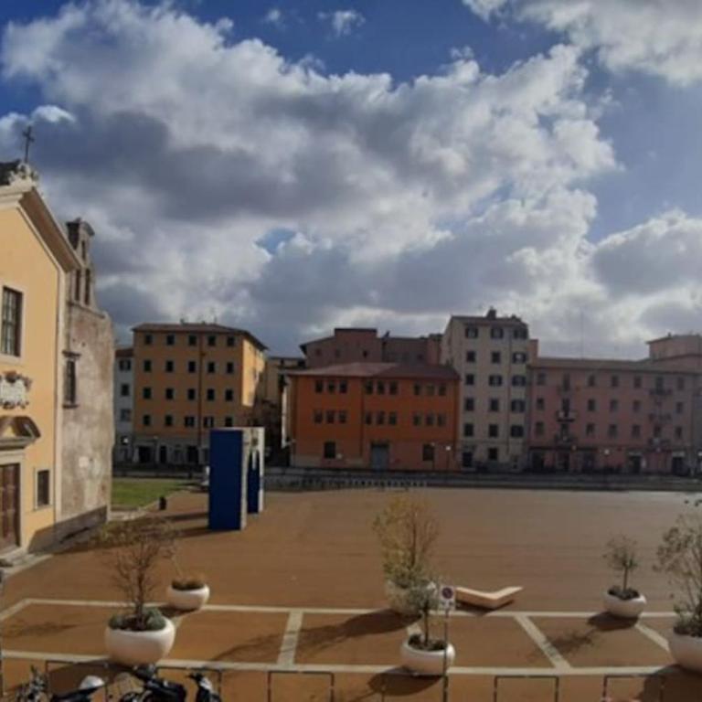CASA in PIAZZA nel centro storico a due passi dagli imbarchi - Appartamento con 2 Camere da Letto e Balcone - 1