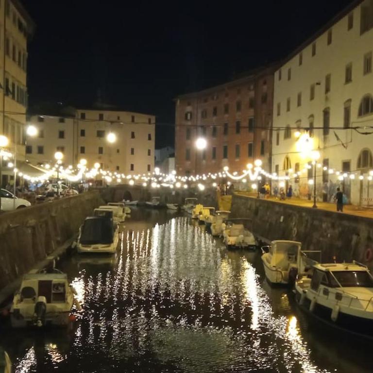 CASA in PIAZZA nel centro storico a due passi dagli imbarchi - Appartamento con 2 Camere da Letto e Balcone - 18