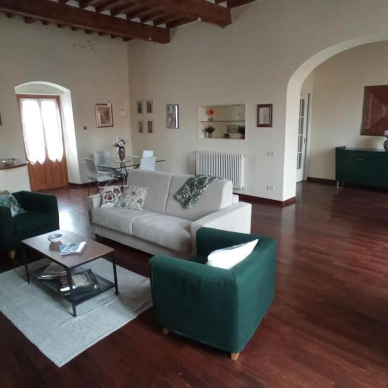 CASA in PIAZZA nel centro storico a due passi dagli imbarchi - Appartamento con 2 Camere da Letto e Balcone - 2