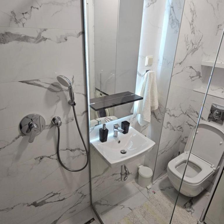 Bella Vista Residence D7 - One-Bedroom Apartment - 16