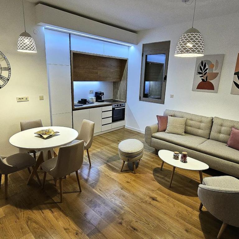 Bella Vista Residence D7 - One-Bedroom Apartment - 12