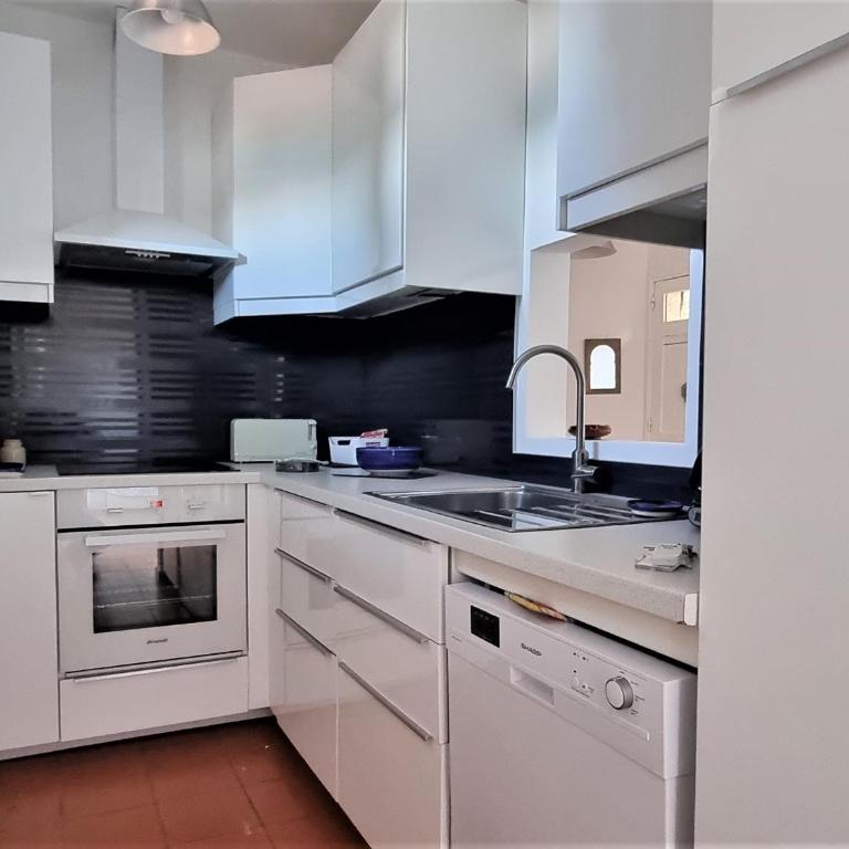 Villa F4 Méditerranéenne avec Accès Direct Crique et Parking - FR-1-309-293 - Villa de 3 dormitorios - 6