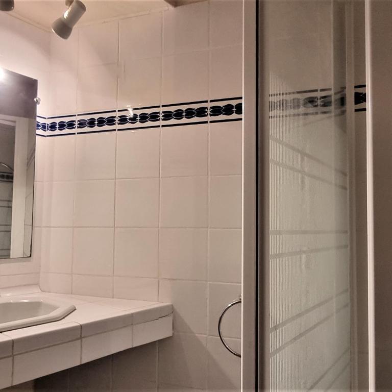 Villa F4 Méditerranéenne avec Accès Direct Crique et Parking - FR-1-309-293 - Villa de 3 dormitorios - 10