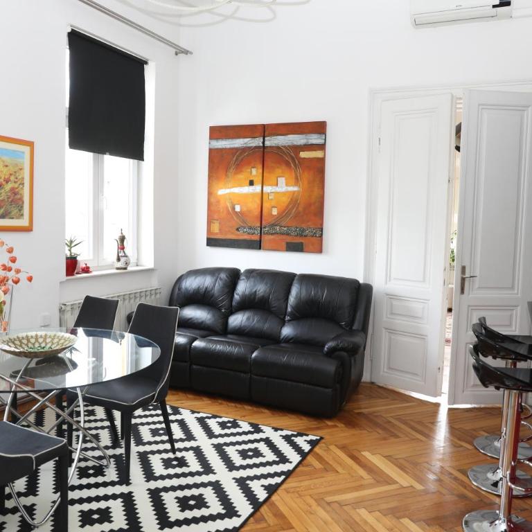 Historijski luksuz u Starom Gradu, Garage Parking - Two-Bedroom Apartment - 6