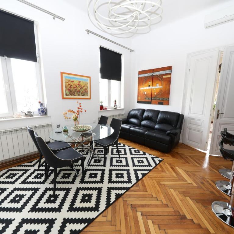 Historijski luksuz u Starom Gradu, Garage Parking - Two-Bedroom Apartment - 7