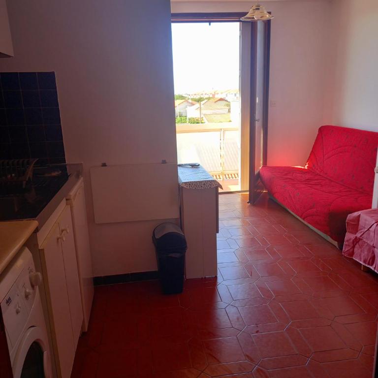 Studio avec petite terrasse proche plage et commerces - Appartement 2 Chambres - 2