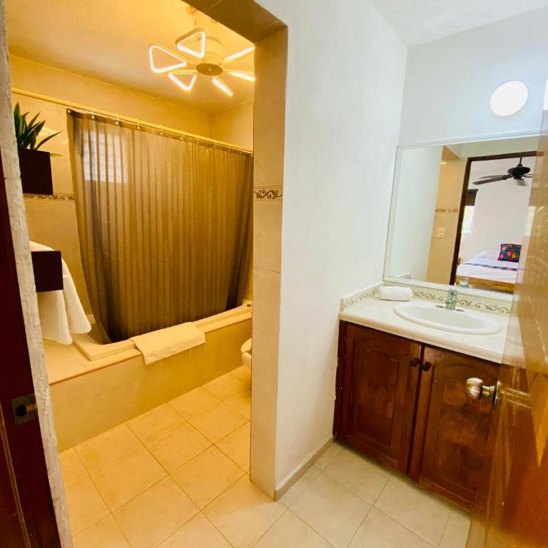 Aguacatl Cozumel a 3 cuadras del mar - Habitación Doble con baño privado - 4