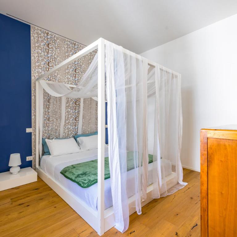 Bdifferent Suites - Terrazza vista mare by Starhost - Three-Bedroom Apartment - 85