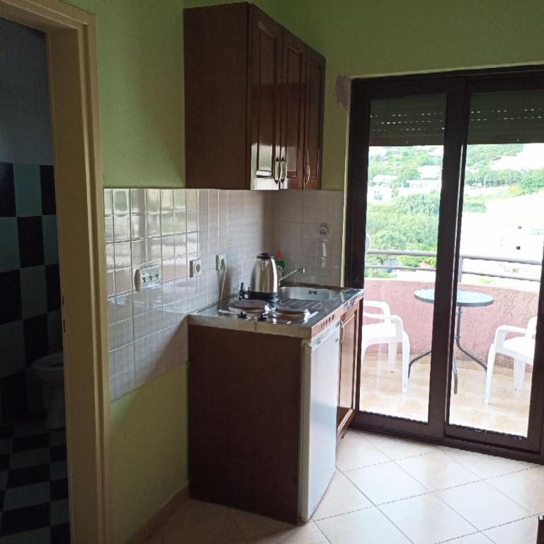 Cheap Montenegro Apartments - Double Room with Balcony and Sea View - 7