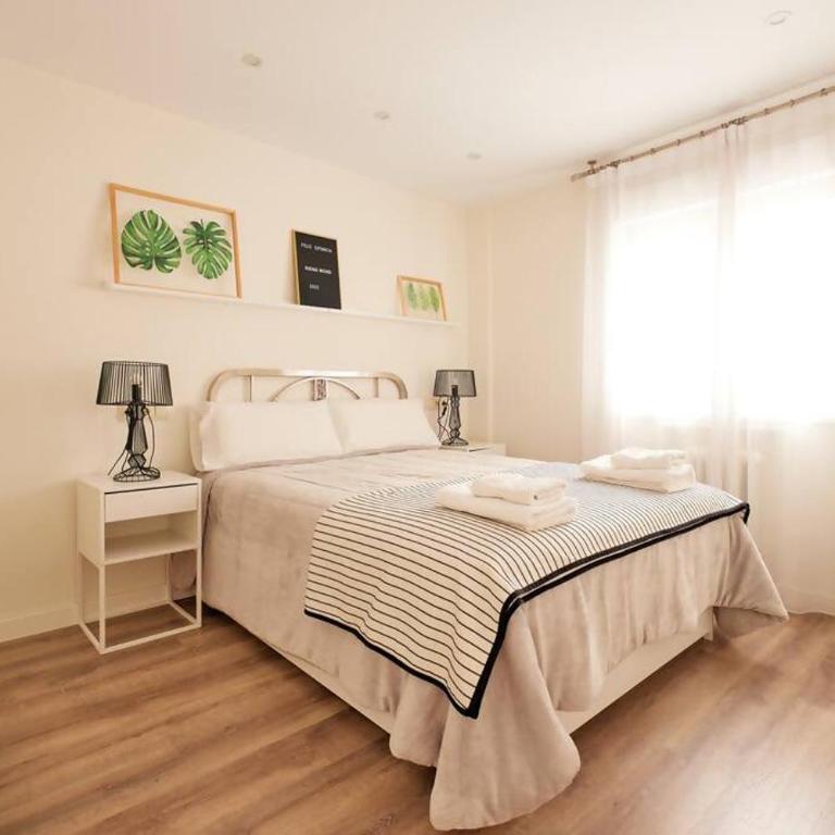 Alojamiento centro histórico Catedral - Three-Bedroom Apartment - 4