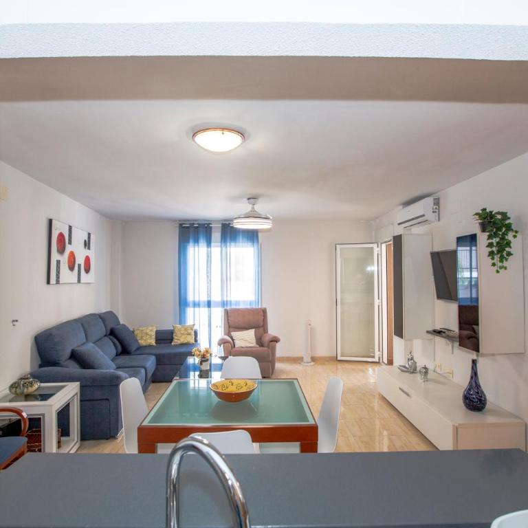 Fuerte Apartment Great Location - Three-Bedroom Apartment - 7