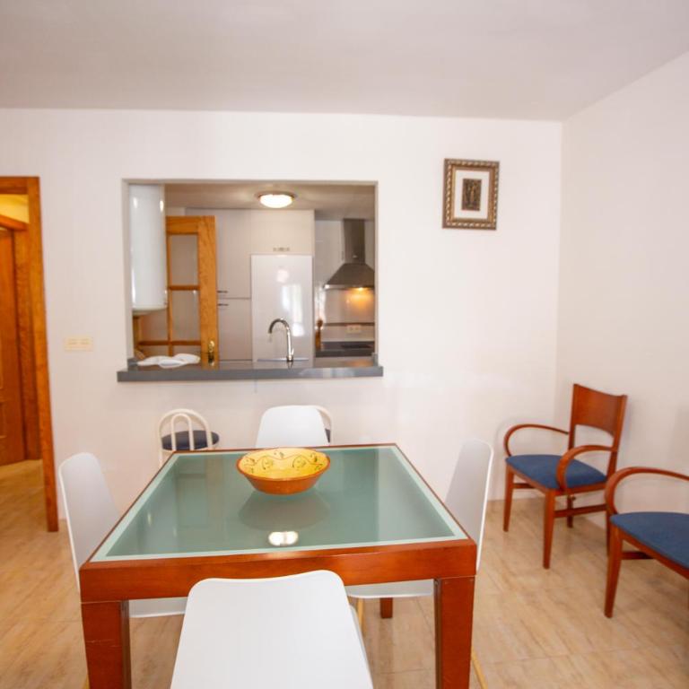 Fuerte Apartment Great Location - Three-Bedroom Apartment - 23