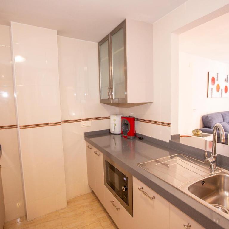 Fuerte Apartment Great Location - Three-Bedroom Apartment - 5