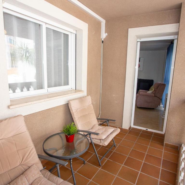 Fuerte Apartment Great Location - Three-Bedroom Apartment - 3
