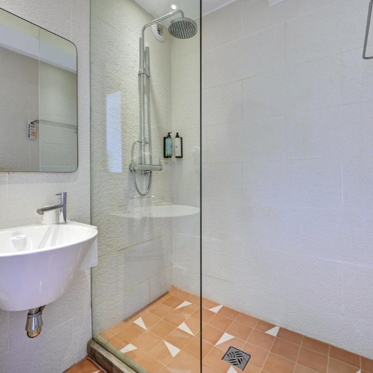 Hôtel Bor - Chambre Double avec Lit de 140 cm - Vue sur Mer - 2
