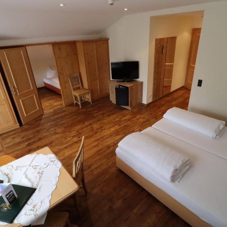 Ferienhotel Fuchs - Comfort Vierbettzimmer - 11