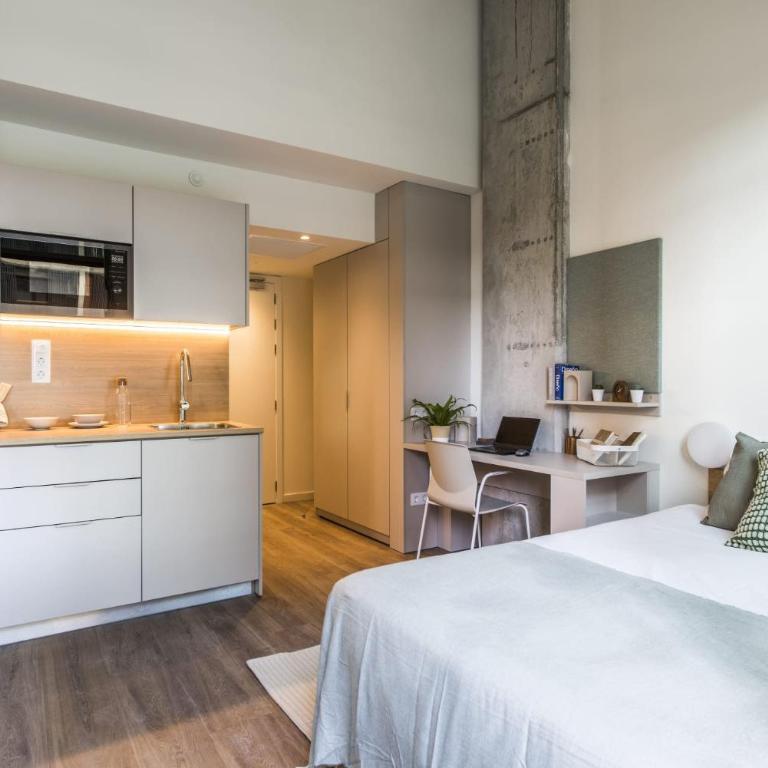 aparto Cristóbal de Moura Hall of residence - ONLY FOR STUDENTS IN BARCELONA - Studio with Garden View - 3