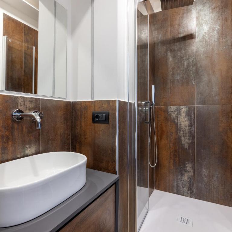 Cavour 211 - B&D Apartments - Appartamento con 3 Camere da Letto - 23