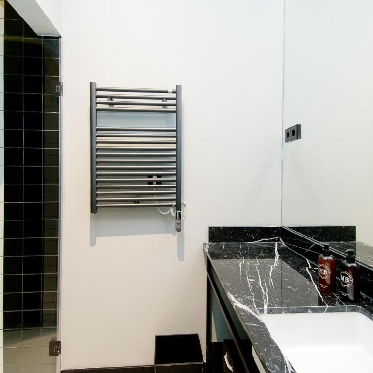 AmazINN Collection Madrid Amor de Dios - Suite with Terrace - 7