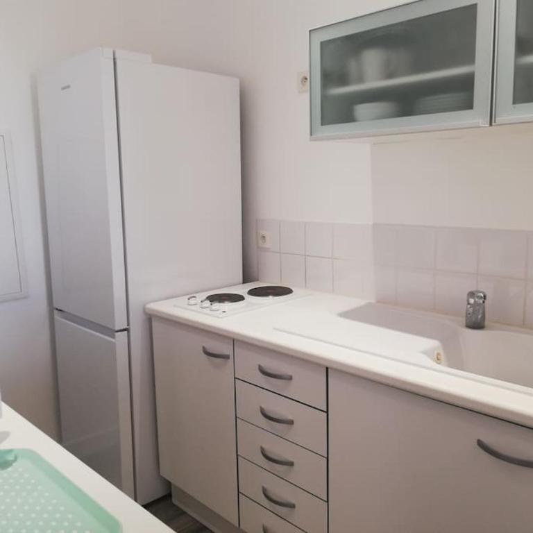 Bas de villa, vue mer, terrasse, clim, piscine - One-Bedroom Apartment - 21