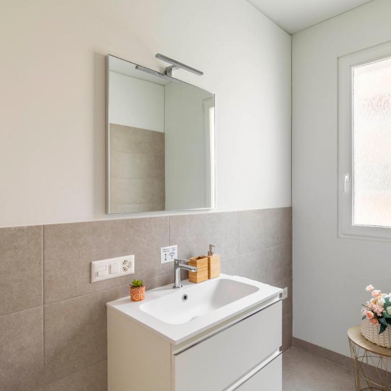 Magic Deluxe Suites - Free Parking - Appartamento con 2 Camere da Letto - 5