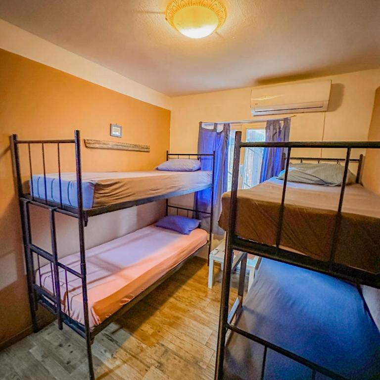 Hostel Anton - Krevet za Jednu Osobu u Četvorokrevetnoj Spavaonici - 11