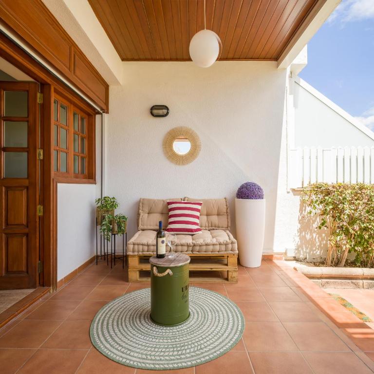 Banana House in Top Location by CanaryScape - Three-Bedroom House - 4