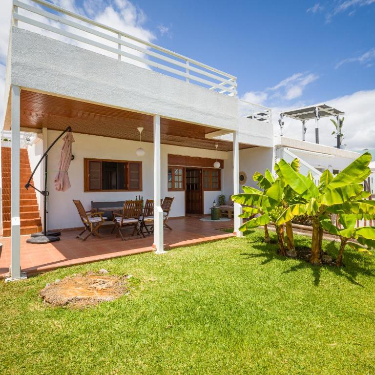 Banana House in Top Location by CanaryScape - Three-Bedroom House - 1