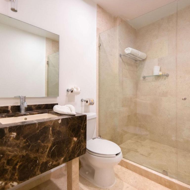 Comfort Inn Queretaro Tecnologico - Quadruple Room with No View - Non Smoking - 1