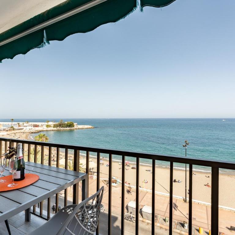 MalagaSuite Golden Views Fuengirola - Three-Bedroom Apartment with Sea View - 1