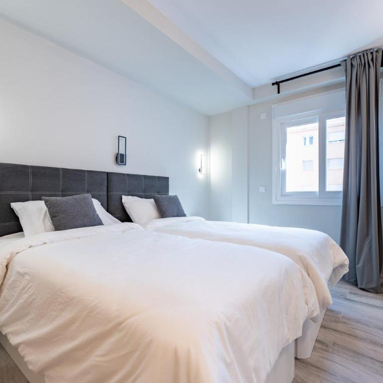 MalagaSuite Golden Views Fuengirola - Three-Bedroom Apartment with Sea View - 20