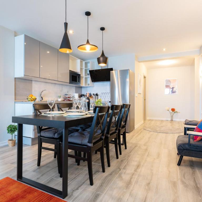 MalagaSuite Golden Views Fuengirola - Three-Bedroom Apartment with Sea View - 10