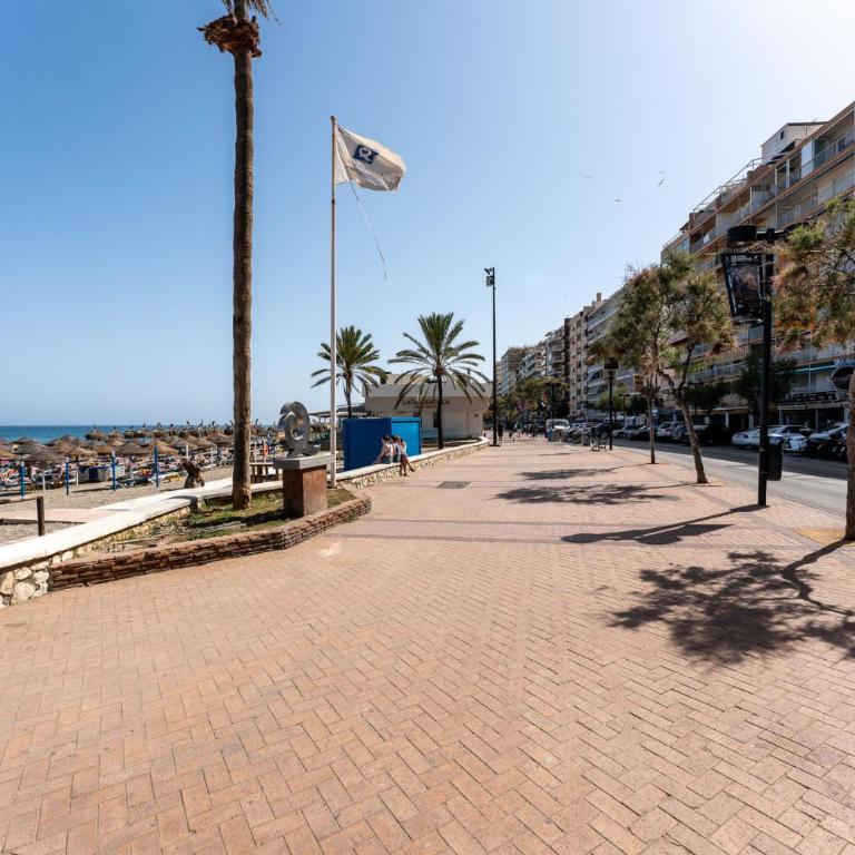 MalagaSuite Golden Views Fuengirola - Three-Bedroom Apartment with Sea View - 30