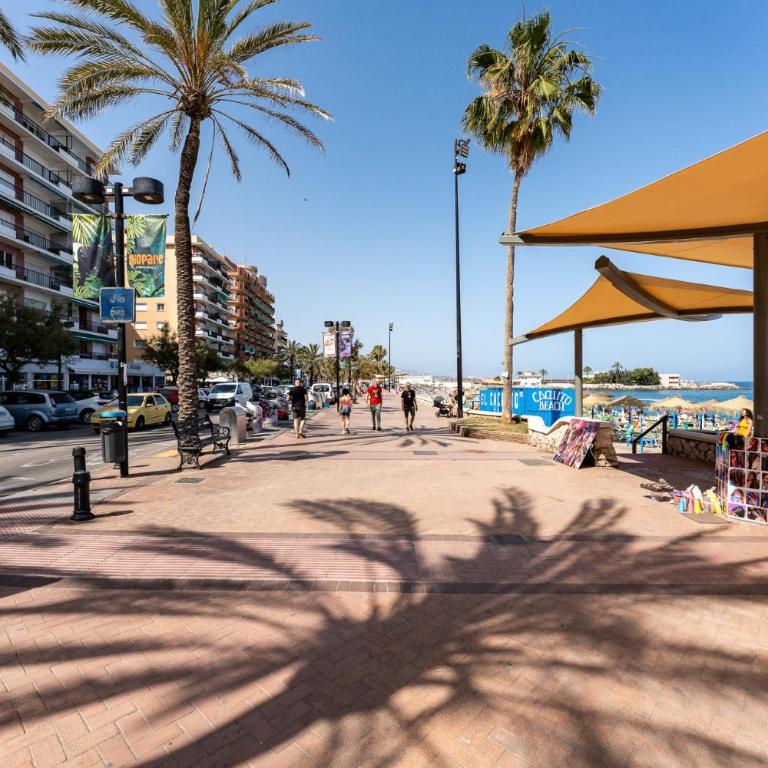 MalagaSuite Golden Views Fuengirola - Three-Bedroom Apartment with Sea View - 31