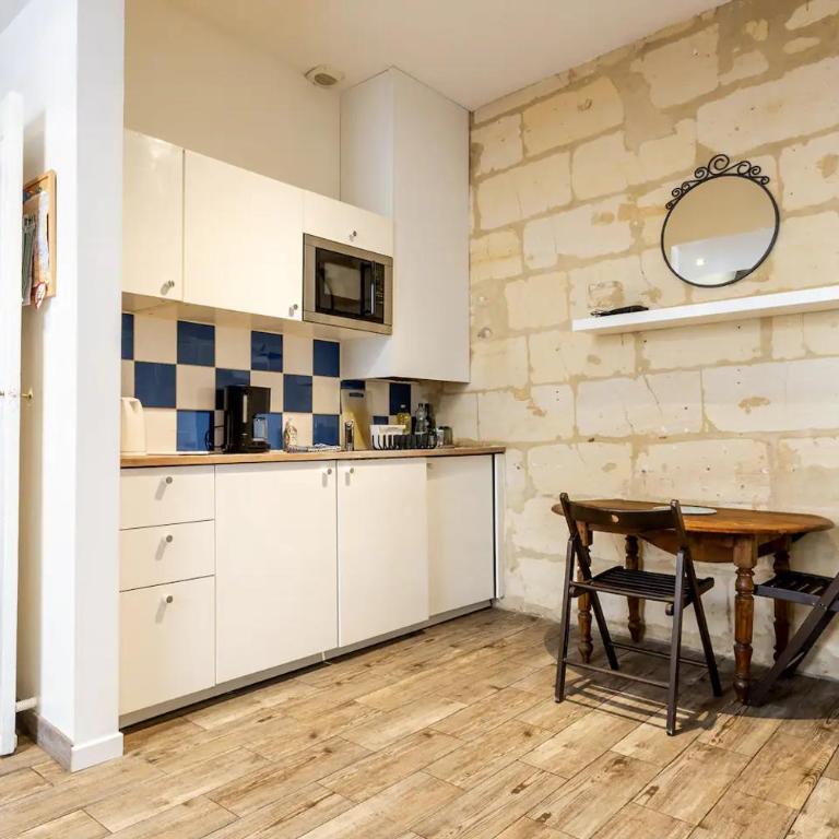 Lurbe Bleue I Peaceful & Charming 4pax apartment I Bordeaux City Center - One-Bedroom Apartment - 14