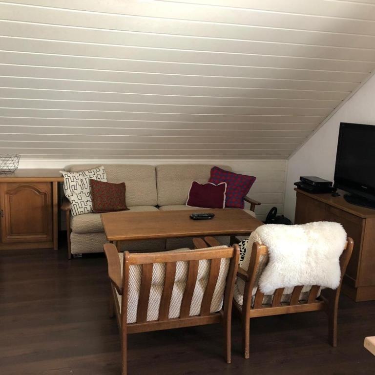 Big 72m2, for 6pers, pool in-house, biking, table tennis, mountain tours,nature - Apartment mit 1 Schlafzimmer - 11
