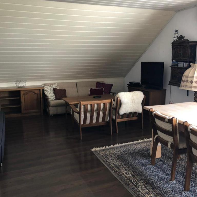 Big 72m2, for 6pers, pool in-house, biking, table tennis, mountain tours,nature - Apartment mit 1 Schlafzimmer - 13
