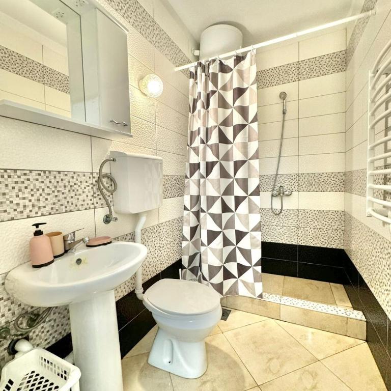 STARS RESIDENCE - Three-Bedroom Apartment - 10