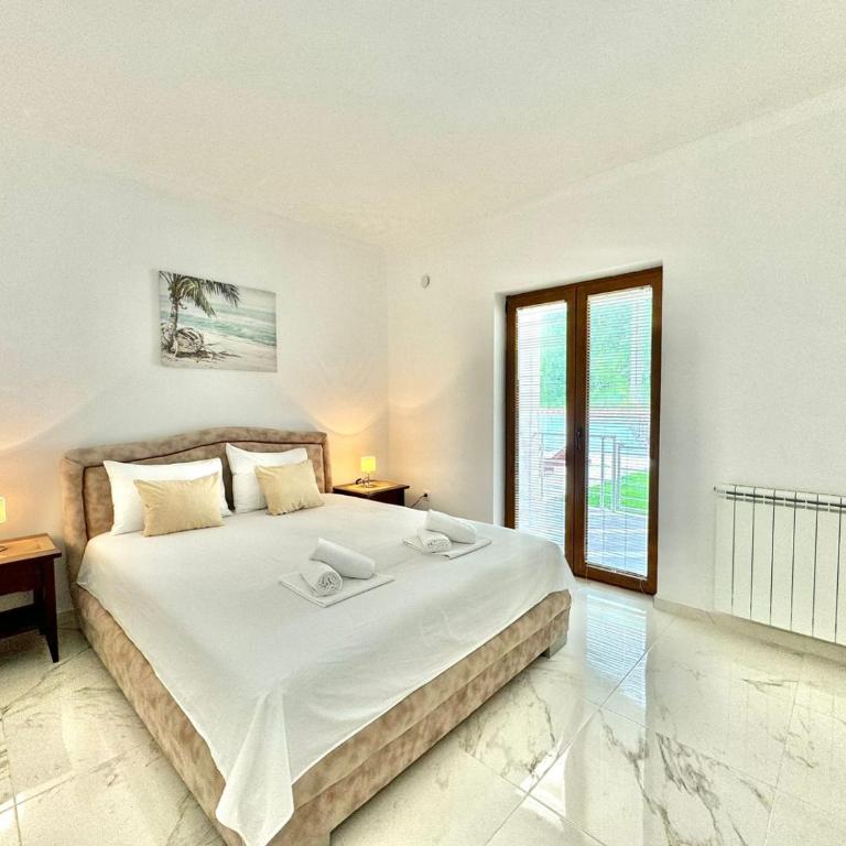 STARS RESIDENCE - Three-Bedroom Apartment - 12