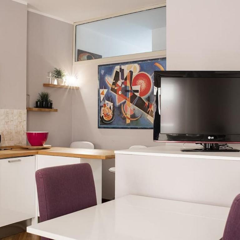 New Stabile APT Balcony central apartment - Appartamento con 1 Camera da Letto - 3