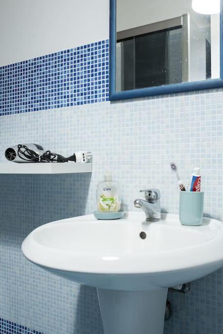 New Stabile APT Balcony central apartment - Appartamento con 1 Camera da Letto - 22