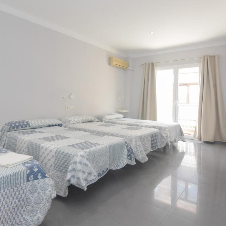 Hostal La Ermita - Habitación Familiar Clásica - 6