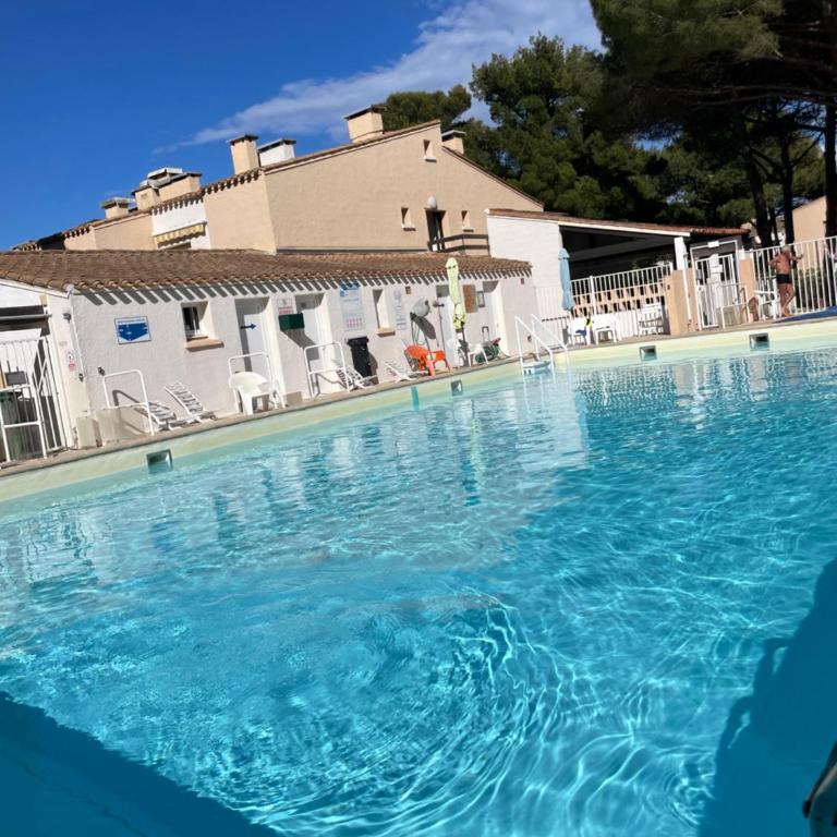 Villa dans la Pinède - Casa - 6