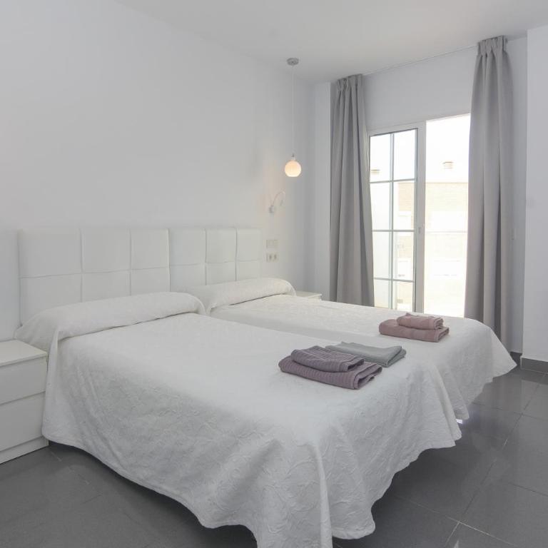 Hostal La Ermita - Habitación Familiar Clásica - 11