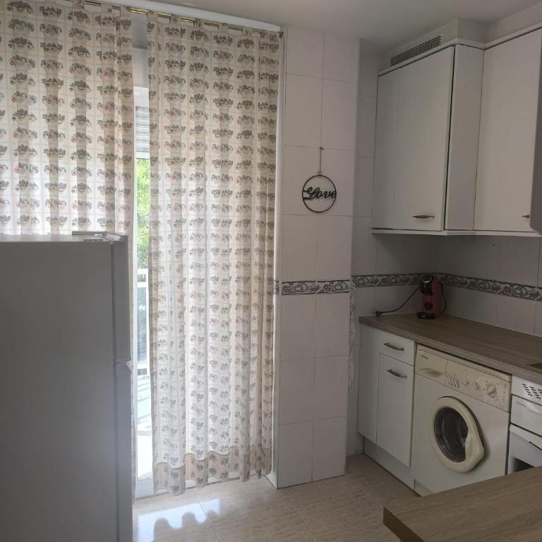Larimar, piscina y deportes en Salou - Apartamento de 2 dormitorios - 14