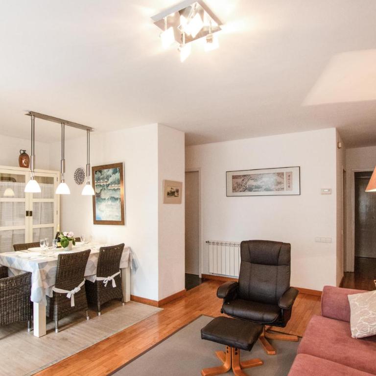 Nice Apartment In Sant Feliu De Guíxols With Wifi - Apartamento de 3 dormitorios - 3
