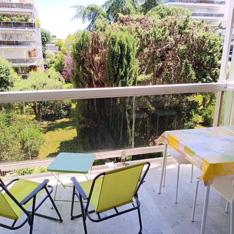 logement climatisé à Juan les Pins dans résidence avec piscine - Apartment with Terrace - 5