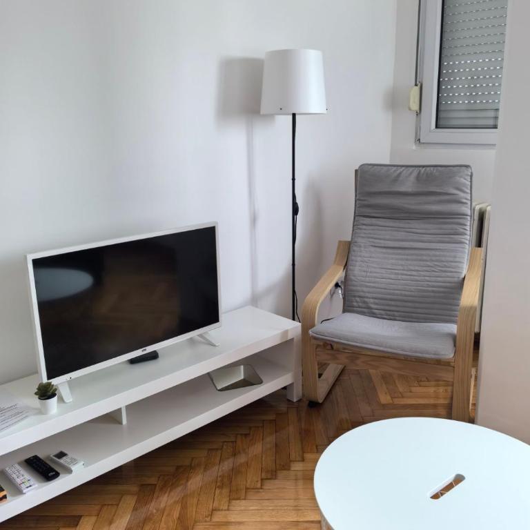 Jela - Apartman sa 2 Spavaće Sobe i Pogledom na Grad - 10