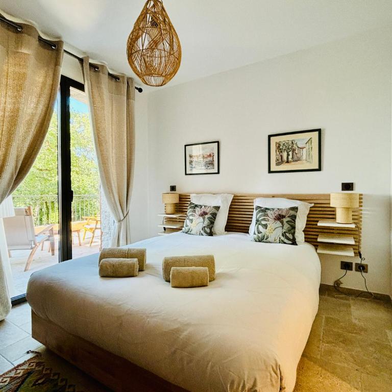 Paisible et Spacieuse Villa avec 4 suites indépendantes - Villa - 5